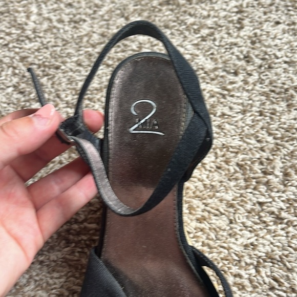 MIA 2 size 8 Black and Tan Wedges - Picture 8 of 10
